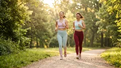 4 allenamenti a basso impatto dopo i 50 anni che migliorano forza ed equilibrio